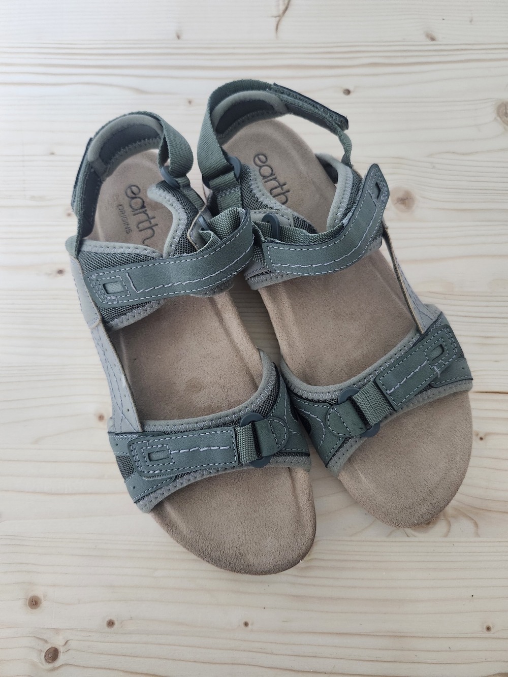 Earth Origins  Green Adjustable Strappy Sandals Women's 9.5